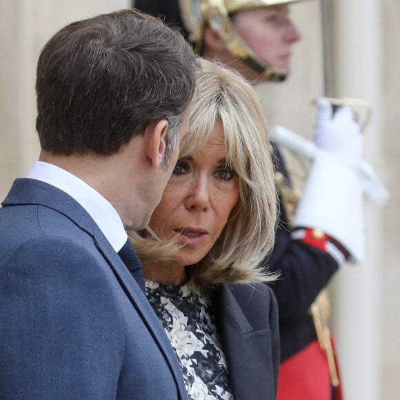 Le président Emmanuel Macron et sa femme la Première Dame Brigitte Macron reçoivent son homologue le président de la République démocratique du Congo et sa femme la Première Denise pour un déjeuner de travail au palais de l'Elysée à Paris, France, le 30 avril 2024. © Stéphane Lemouton/Bestimage 