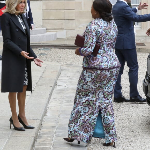 Le président Emmanuel Macron et sa femme la Première Dame Brigitte Macron reçoivent son homologue le président de la République démocratique du Congo Félix Tshisekedi et sa femme la Première Denise Nyakeru Tshisekedi pour un déjeuner de travail au palais de l'Elysée à Paris, France, le 30 avril 2024. © Stéphane Lemouton/Bestimage 