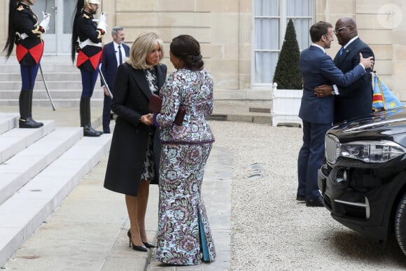 Le président Emmanuel Macron et sa femme la Première Dame Brigitte Macron reçoivent son homologue le président de la République démocratique du Congo Félix Tshisekedi et sa femme la Première Denise Nyakeru Tshisekedi pour un déjeuner de travail au palais de l'Elysée à Paris, France, le 30 avril 2024. © Stéphane Lemouton/Bestimage 