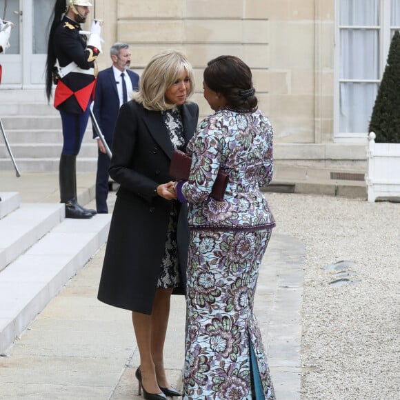 Le président Emmanuel Macron et sa femme la Première Dame Brigitte Macron reçoivent son homologue le président de la République démocratique du Congo Félix Tshisekedi et sa femme la Première Denise Nyakeru Tshisekedi pour un déjeuner de travail au palais de l'Elysée à Paris, France, le 30 avril 2024. © Stéphane Lemouton/Bestimage 