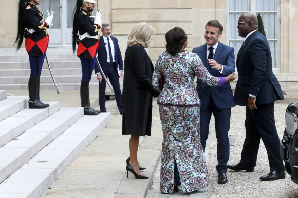 Le président Emmanuel Macron et sa femme la Première Dame Brigitte Macron reçoivent son homologue le président de la République démocratique du Congo Félix Tshisekedi et sa femme la Première Denise Nyakeru Tshisekedi pour un déjeuner de travail au palais de l'Elysée à Paris, France, le 30 avril 2024. © Stéphane Lemouton/Bestimage 