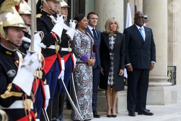 La première dame a une nouvelle fois rivalisé d'élégance et usé de son chic à la française
Le président Emmanuel Macron et sa femme la Première Dame Brigitte Macron reçoivent son homologue le président de la République démocratique du Congo Félix Tshisekedi et sa femme la Première Denise Nyakeru Tshisekedi pour un déjeuner de travail au palais de l'Elysée à Paris, France, le 30 avril 2024. © Stéphane Lemouton/Bestimage 