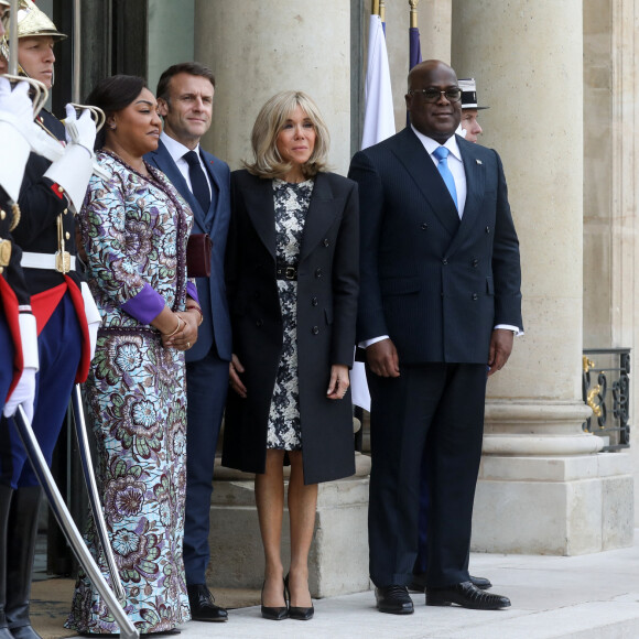 La première dame a une nouvelle fois rivalisé d'élégance et usé de son chic à la française
Le président Emmanuel Macron et sa femme la Première Dame Brigitte Macron reçoivent son homologue le président de la République démocratique du Congo Félix Tshisekedi et sa femme la Première Denise Nyakeru Tshisekedi pour un déjeuner de travail au palais de l'Elysée à Paris, France, le 30 avril 2024. © Stéphane Lemouton/Bestimage 