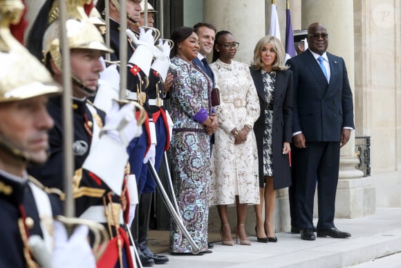 Le président Emmanuel Macron et sa femme la Première Dame Brigitte Macron reçoivent son homologue le président de la République démocratique du Congo Félix Tshisekedi et sa femme la Première Denise Nyakeru Tshisekedi pour un déjeuner de travail au palais de l'Elysée à Paris, France, le 30 avril 2024. © Stéphane Lemouton/Bestimage 