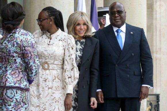 Le président Emmanuel Macron et sa femme la Première Dame Brigitte Macron reçoivent son homologue le président de la République démocratique du Congo Félix Tshisekedi et sa femme la Première Denise Nyakeru Tshisekedi pour un déjeuner de travail au palais de l'Elysée à Paris, France, le 30 avril 2024. © Stéphane Lemouton/Bestimage 