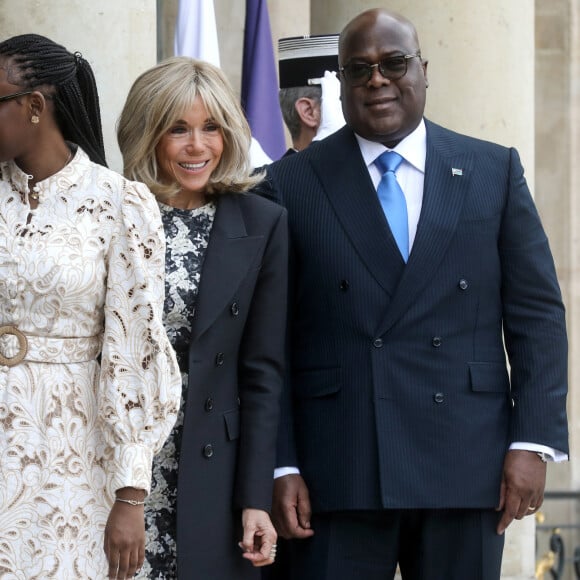 Le président Emmanuel Macron et sa femme la Première Dame Brigitte Macron reçoivent son homologue le président de la République démocratique du Congo Félix Tshisekedi et sa femme la Première Denise Nyakeru Tshisekedi pour un déjeuner de travail au palais de l'Elysée à Paris, France, le 30 avril 2024. © Stéphane Lemouton/Bestimage 