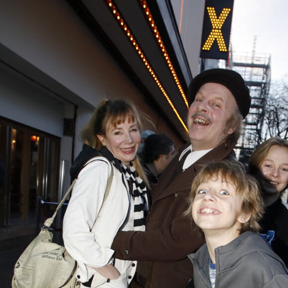 Exclusif - Philippe Katerine, Julie Depardieu et leurs enfants - Arrivées à la première du film Astérix et Obélix "L'Empire du Milieu" au cinéma Le Grand Rex à Paris le 15 janvier 2023.