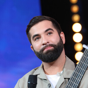 Suite à sa blessure par balle survenue le 21 avril, Kendji Girac est hospitalisée à l'hôpital de Pessac, près de Bordeaux.
37ᵉ édition du Téléthon sur le plateau de France 2, avec pour parrain Vianney. Le 9 décembre 2023. © Coadic Guirec / Bestimage