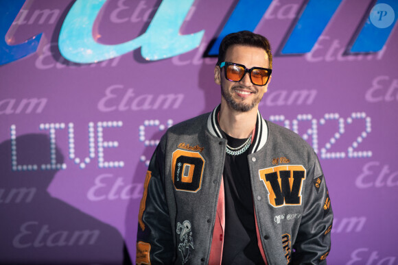 Billy Crawford lors du défilé Etam Live Show 2022 dans les jardins des Archives Nationales lors de la fashion week printemps/été 2023 le 27 septembre 2022. © Agence Bestimage