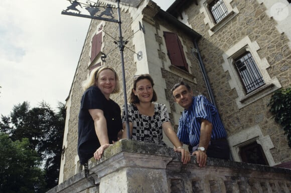 L'écrivain et ancien aniamteur était également le papa d'Agnès
En France, à Quincié-en-Beaujolais, rendez-vous avec Bernard Pivot, Monique Dupuis et leur fille Agnès à leur domicile. Août 1991 © Alain Canu via Bestimage