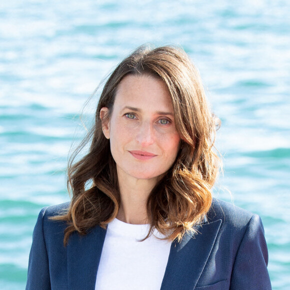 Mais aussi une nouvelle icone de la mode française.
Camille Cottin assiste au photocall Dix pour cent lors du 3e Festival de Cannes - Séries Internationales, le 13 octobre 2020 à Cannes, France. Photo par David Niviere/ABACAPRESS.COM