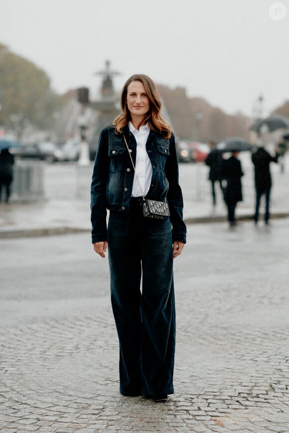 Street style, Camille Cottin arrivant au défilé Dior printemps-été 2021, qui s'est tenu au Jardin des Tuileries, Paris, France, le 29 septembre 2020. Photo par Marie-Paola Bertrand-Hillion/ABACAPRESS.COM