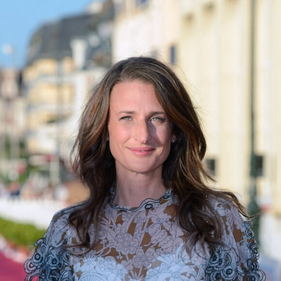 Camille Cottin présente sur le tapis rouge lors du 31e festival du film de Cabourg, à Cabourg, en France, le 16 juin 2017. Photo par Aurore Marechal/ABACAPRESS.COM