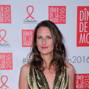 Camille Cottin participe au dîner de gala 2016 du Sidaction dans le cadre de la Fashion Week de Paris le 28 janvier 2016 à Paris, France. Photo par Alban Wyters/ABACAPRESS.COM