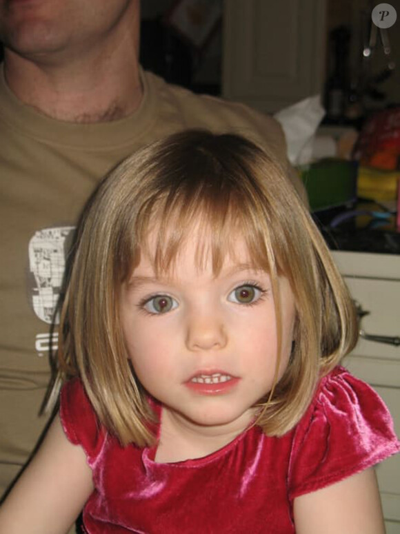 Le 3 mai 2007, quelques jours seulement avant son 4e anniversaire, la petite fille dont tout le monde connaît à présent le visage, a disparu. 
Un nouveau suspect dans l'affaire Maddie McCann, 13 ans après les faits. Un pédophile allemand multirécidiviste de 43 ans, actuellement emprisonné pour une autre affaire, est soupçonné du meurtre de la fillette britannique, disparue le 3 mai 2007 à Praia da Luz (Portugal). La police s'intéresse notamment à deux véhicules que le suspect a pu utiliser dans la région à l'époque des faits. Le 4 juin 2020.