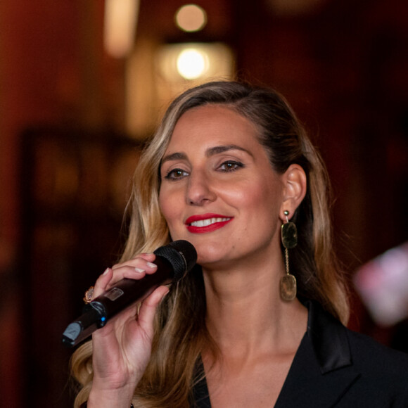 Marie Portolano - Photocall du défilé Etam Live Show 2021 à l'Opéra Garnier à Paris le 4 octobre 2021. © Tiziano Da Silva / Bestimage 
