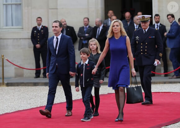 Laurence Auzière Jourdan, Guillaume Jourdan et leurs enfants Emma et Thomas - La famille de E.Macron arrive au palais de l'Elysée à Paris le 14 mai 2017 pour la cérémonie d'investiture du nouveau président. © Cyril Moreau / Bestimage 