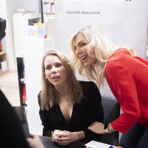 Exclusif - Tiphaine Auzière et sa soeur Laurence Auzière-Jourdan - Soirée littérature à la librairie Le Divan à Paris, animée par M.Carcassonne, et séance de dédicace du livre de Tiphaine Auzière "Assises" aux Editions Stock. Le 20 mars 2024 © Cyril Moreau / Bestimage 