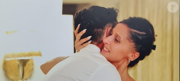 Mais il se murmure sur la Toile que Ludivine et Raphaël auraient divorcé
Ludivine et Raphaël, candidats de la saison 8 de "Mariés au premier regard" (M6)