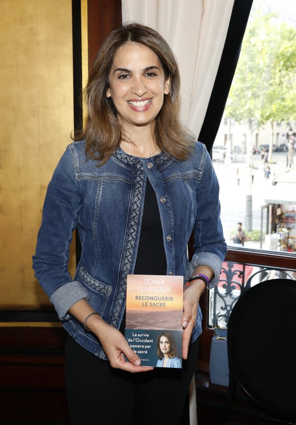 Exclusif - Sonia Mabrouk - Librairie Ephémère du Fouquet's à l'occasion de la remise du Prix du Livre de l'Art de Vivre Parisien et du Trophée du Fouquet's à Paris le 12 juin 2023. © Marc Ausset-Lacroix/Bestimage 