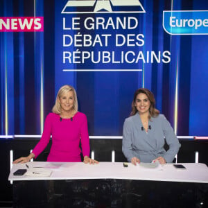 Laurence Ferrari, Sonia Mabrouk sur le plateau du "Grand Débat Les Républicains" présenté par L.Ferrari et S.Mabrouk et diffusé en direct sur CNews - Paris le 21Novembre 2021 - ©Jack Tribeca / Bestimage 