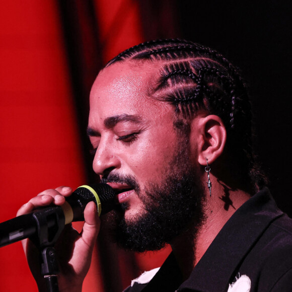 L'ancien vainqueur de "The voice" défendra les couleurs tricolores avec le titre "Mon amour" qu'il a interprété pendant la deuxième demi-finale. 
Le chanteur Slimane participe à l'émission de télévision italienne Raiuno "La Volta Buona" à Rome, Italie, le 21 mars 2024. © ANSA/Bestimage