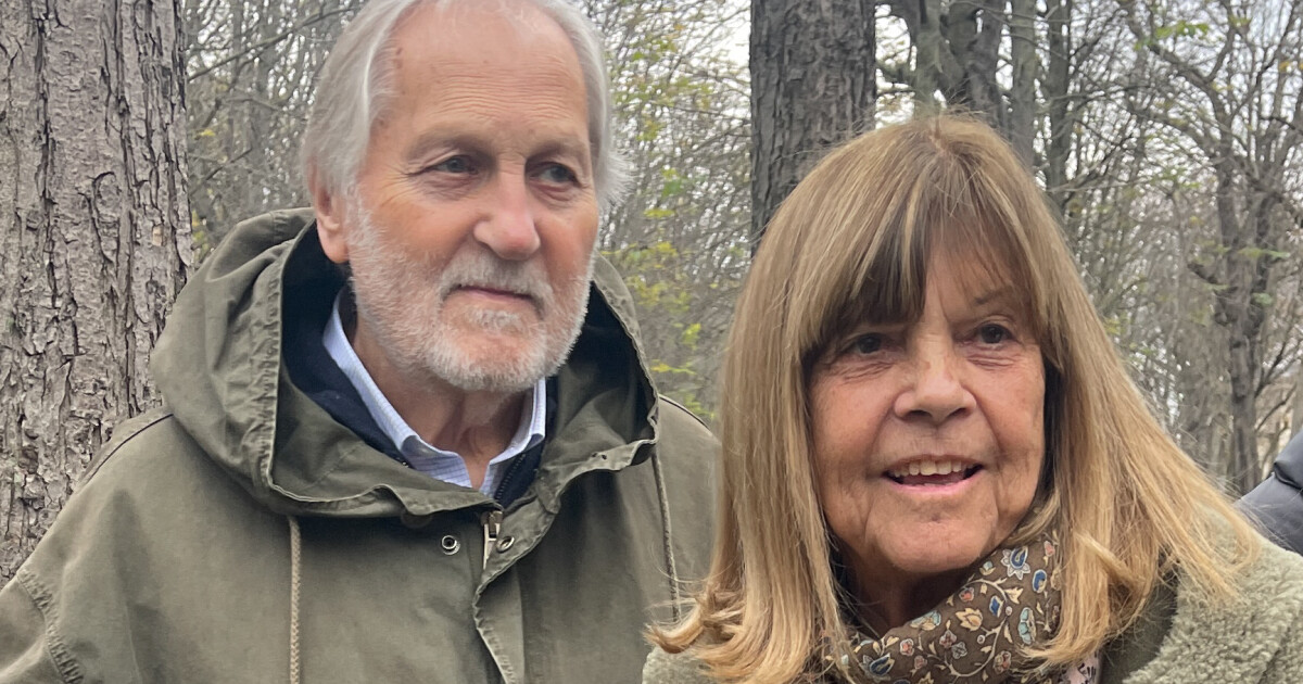 Chantal Goya installée avec Jean-Jacques Debout dans une maison de