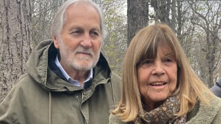Chantal Goya installée avec Jean-Jacques Debout dans une maison de maître dans l'Indre où elle y stocke de précieux trésors