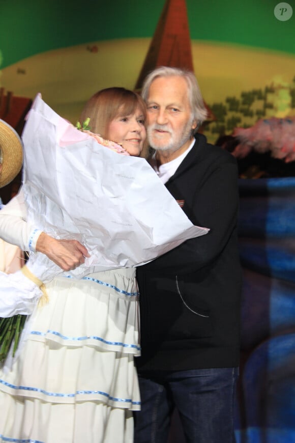 Exclusif - Chantal Goya et son mari Jean-Jacques Debout - Chantal Goya sur la scène du Palais des Congrès dans son spectacle "Le soulier qui vole" à Paris le 6 octobre 2019. © Philippe Baldini/Bestimage