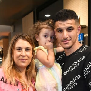 Marion Bartoli et son mari, Yahya Boumediene, ont partagé des photos de cette rencontre
 
Marion Bartoli, son compagnon Yahya Boumediene et leur fille Kamilya - Lancement de la collection Mouratoglou au magasin Celio Ternes à Paris le 25 mai 2023. Le coach Patrick Mouratoglou lance sa collection de vêtements 100% tennis distribuée en France par célio et déjà visible sur le circuit. © Veeren/Bestimage