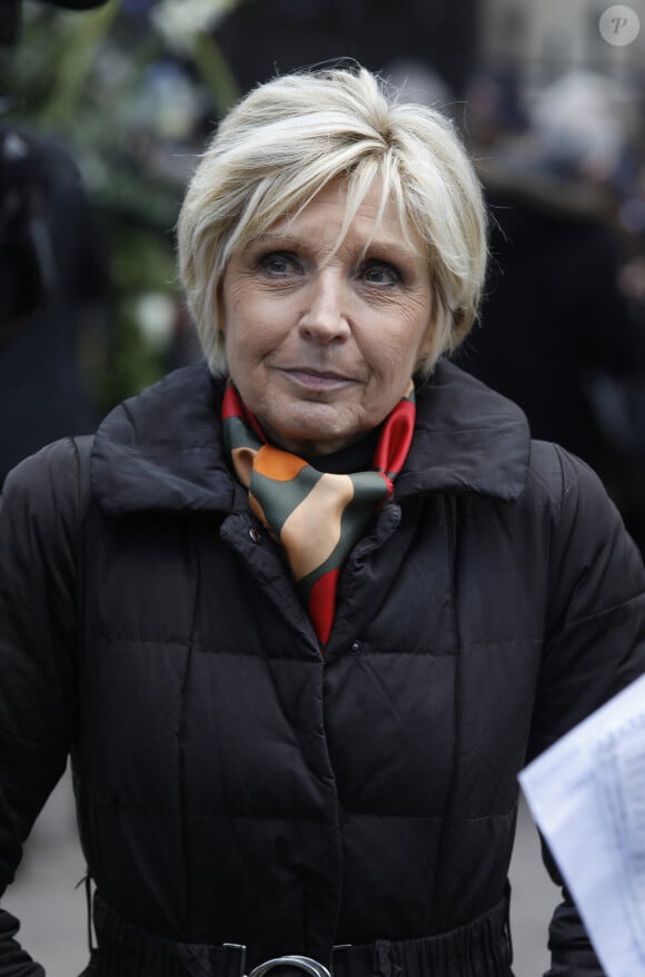 Evelyne Dheliat - Sorties des obsèques de Jean-Pierre Pernaut en la Basilique Sainte-Clotilde à Paris, France, le 9 mars 2022. © Denis Guignebourg/BestImage