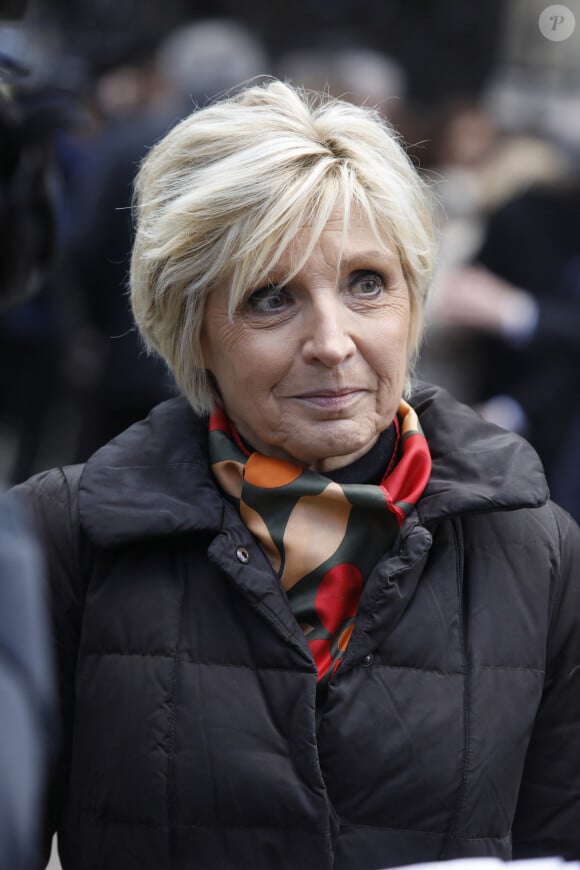 Evelyne Dheliat - Sorties des obsèques de Jean-Pierre Pernaut en la Basilique Sainte-Clotilde à Paris, France, le 9 mars 2022. © Denis Guignebourg/BestImage