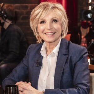 Exclusif - Evelyne Dhéliat - Sur le plateau de l'émission On Est En Direct (OEED) présentée par L.Ruquier à Paris le 25 février 2022. L'émission sera diffusée le samedi 26 février 2022- © Jack Tribeca / Bestimage