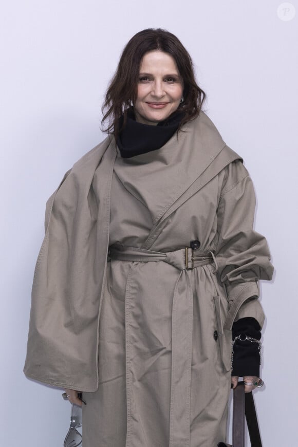 Juliette Binoche au photocall du défilé Acne Studio mode femme automne / hiver 2024-2025 lors de la Fashion Week de Paris (PFW), à L'Observatoire de Paris, France, le 28 février 2024. © Olivier Borde/Bestimage 