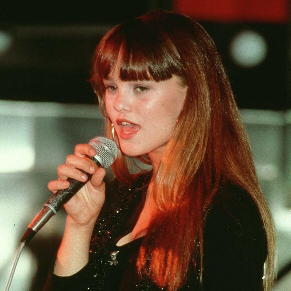 Très vite, des rumeurs de rivalités entre elles, surgissent.
Photo d'archives de la chanteuse française Vanessa Paradis. Photo par Starstock/Avalon/ABACAPRESS.COM