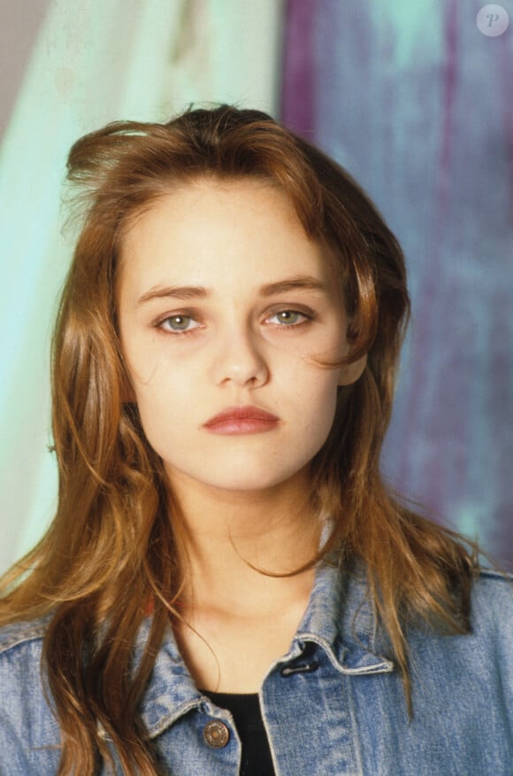 Quelques mois plus tard, Vanessa Paradis devient un phénomène avec "Joe le taxi".
Photo de Vanessa Paradis, 1989. Photo par Photoshot/ABACAPRESS.COM