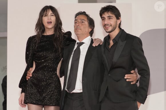 Charlotte Gainsbourg, son compagnon Yvan Attal et leur fils Ben à la première de "Les Choses Humaines" au 78ème Festival International du Film de Venise (Mostra), le 9 septembre 2021. 