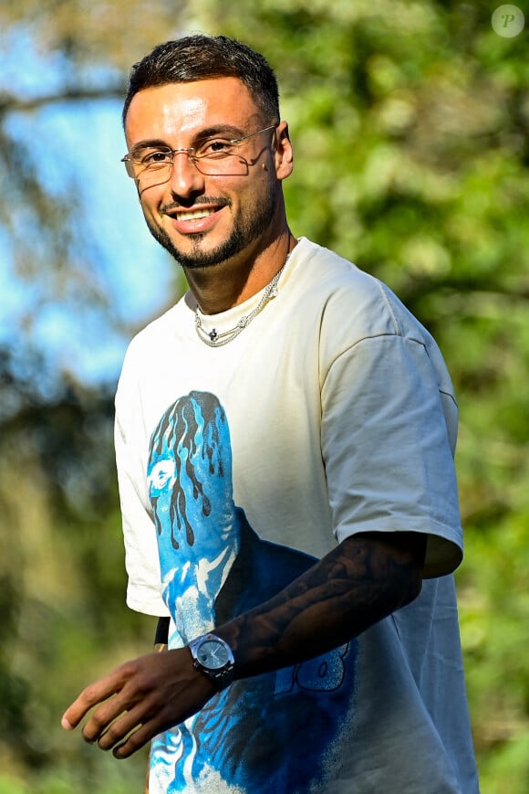 Jonathan Clauss - Les joueurs de l'équipe de France de football arrivent au Centre National du Football (CNF) de Clairefontaine-en-Yvelines, France, le 9 octobre 2023. © Federico Pestellini/Panoramic/Bestimage