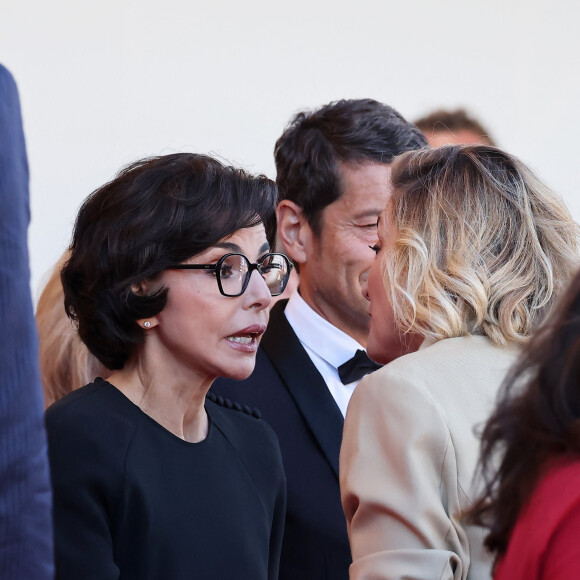 Rachida Dati, Julie Gayet - Montée des marches du film « Emilia Perez » lors du 77ème Festival International du Film de Cannes, au Palais des Festivals à Cannes. Le 18 mai 2024 © Jacovides-Moreau / Bestimage  Red carpet of the movie « Emilia Perez » during the 77th Cannes International Film Festival at the Palais des Festivals in Cannes, France. On may 18th 2024 
