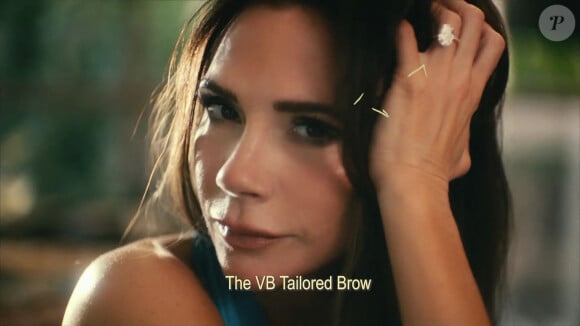 Victoria Beckham dans une publicité pour sa marque "Victoria Beckham Beauty Line". 