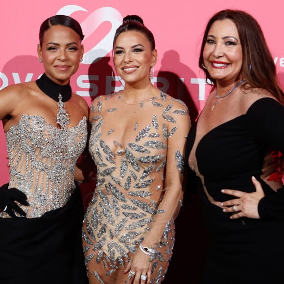 Eva Longoria est marraine internationale de l'événement
Christina Milian, Eva Longoria, Maria Bravo - Soirée de Gala "Global Gift" à la plage la Môme lors du 77ème Festival International du Film de Cannes le 19 mai 2024. © Christophe Clovis / Bestimage