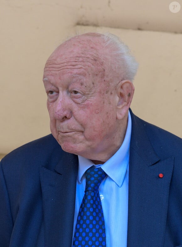 Jean-Claude Gaudin maire sortant vote pour le deuxième tour des élections municipales bureau 806 de l'école Jean Mermoz dans le 8 ème arrondissement de Marseille le 28 juin 2020. © Patrick Carpentier / bestimage