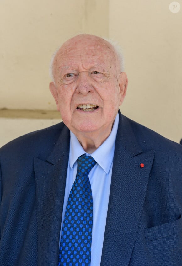 Jean-Claude Gaudin maire sortant vote pour le deuxième tour des élections municipales bureau 806 de l'école Jean Mermoz dans le 8 ème arrondissement de Marseille le 28 juin 2020. © Patrick Carpentier / bestimage