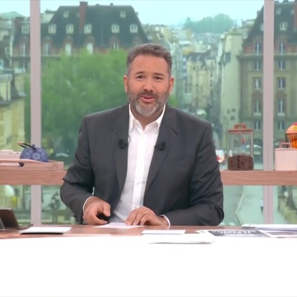 Au lendemain du Lundi de Pentecôte, Bruce Toussaint a taclé un chroniqueur de "Bonjour"
Bruce Toussaint sur le plateau de "Bonjour !"