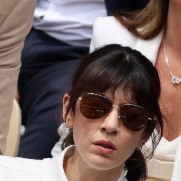 Nolwenn Leroy et son compagnon Arnaud Clément dans les tribunes lors des Internationaux de France de Tennis de Roland Garros 2022. Paris, le 5 juin 2022. © Dominique Jacovides/Bestimage
