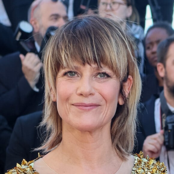 Marina Foïs vient de briller sur le tapis rouge de Cannes.
Marina Foïs, François Ozon - Montée des marches du film " Marcello Mio " lors du Festival International du Film de Cannes, au Palais des Festivals à Cannes. © Christophe Clovis / Bestimage 