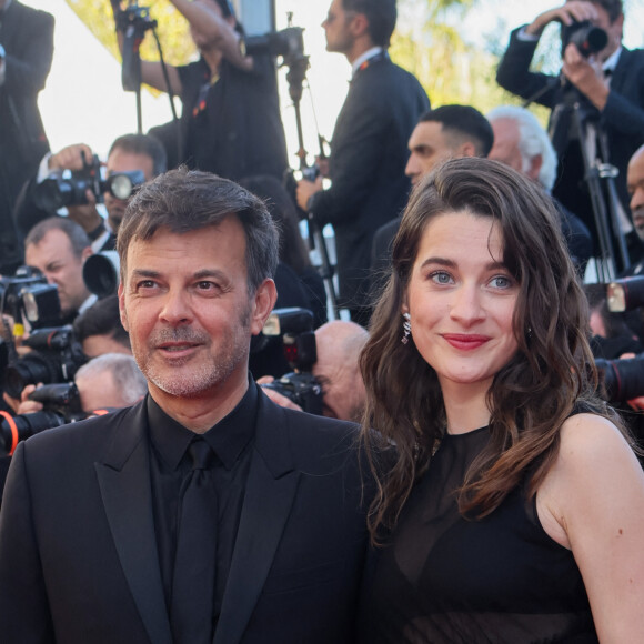 François Ozon, Rebecca Marder - Montée des marches du film " Marcello Mio " lors du 77ème Festival International du Film de Cannes, au Palais des Festivals à Cannes. Le 21 mai 2024 © Christophe Clovis / Bestimage 