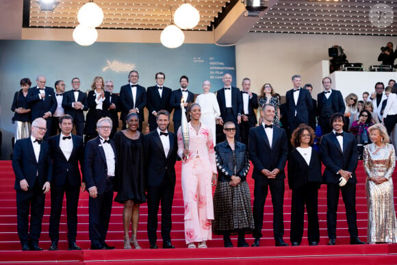 Thierry Frémaux, David Lisnard, Thierry Rey, Marie-Josée Perec, Tony Estanguet, Iliana Rupert et la flamme olympique, Marie Patouillet, Alexis Hanquinquant, Nélia Barbosa, Arnaud Assoumani, Iris Knobloch - Montée des marches du film " Marcello Mio " lors du 77ème Festival International du Film de Cannes, au Palais des Festivals à Cannes. Le 21 mai 2024 © Jacovides-Moreau / Bestimage