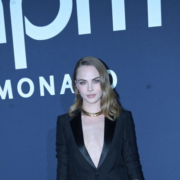 Cara Delevingne était éblouissante en costume sans rien en-dessous. La mannequin est l'égérie de la nouvelle collection APM.
Cara Delevingne - Soirée APM Monaco au restaurant "le Baoli " pour le lancement de la nouvelle collection été APM Monaco lors du 77ème Festival International du Film de Cannes le 22 mai 2024. K. Prette, directrice artistique lance une collection 100% Gold pour cet été avec comme nouvelle égérie de la maison, C. Delevigne. © Rachid Bellak/Bestimage