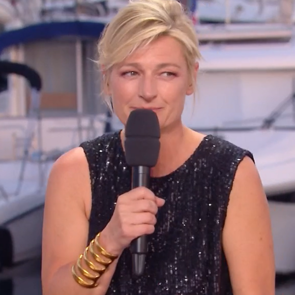 Anne-Elisabeth Lemoine chahutée par un invité dans "C à vous", le 23 mai 2024, Bertrand Chameroy la défend